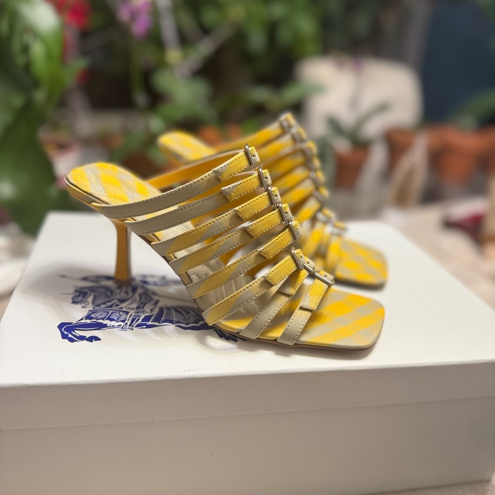 NWT BURBERRY Yellow Step Check Heeled Mules